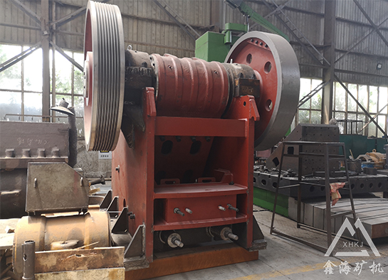 鄂式碎石机